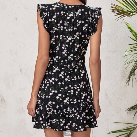SHEIN Floral Dress - Picture 2 of 6